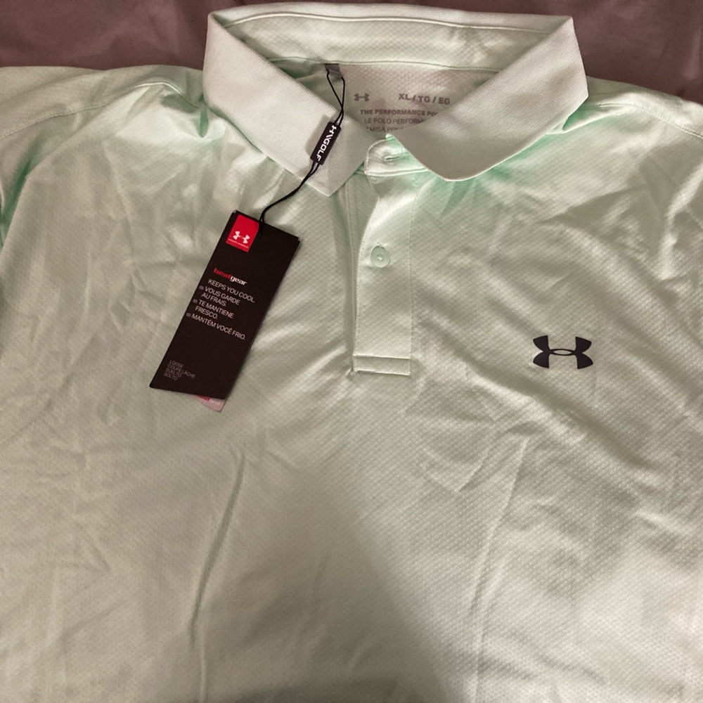 New with tags Mens Under Armour golf shirt